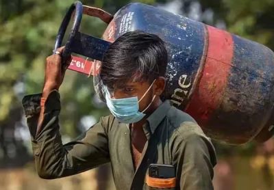 10 दिन में दूसरी बार कम हुए गैस सिलेंडर के दाम...जानिए कितना हुआ सस्ता