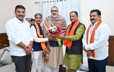 केंद्रीय मंत्री गिरिराज सिंह ने की सीएम विष्णुदेव साय से मुलाकात केंद्रीय मंत्री गिरिराज सिंह ने की सीएम विष्णुदेव साय से मुलाकात