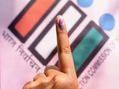 लोकसभा चुनाव की तारीखों का ऐलान आज, ECI की 3 बजे प्रेस कॉन्फ्रेंस, जानें आचार संहिता लगने से क्या बदलेगा,