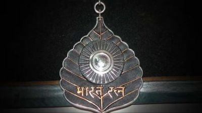 राष्ट्रपति भवन में आज भारत रत्न समारोह का आयोजन...देश की 5 प्रतिष्ठित हस्तियां होंगी भारत रत्&zwj;न से सम्&zwj;मानित