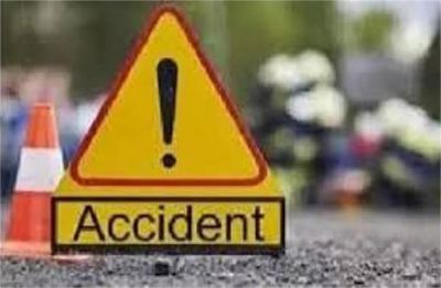 बड़ा सड़क हादसाः बेकाबू ट्रक ने स्कूटी को मारी टक्कर, 3 छात्राओं की दर्दनाक मौत