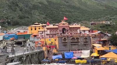 चारधाम यात्रा में आस्था का सैलाब: केदारनाथ पहुंचे 14 लाख श्रद्धालु, बद्रीनाथ में बारिश के बावजूद निर्बाध दर्शन जारी